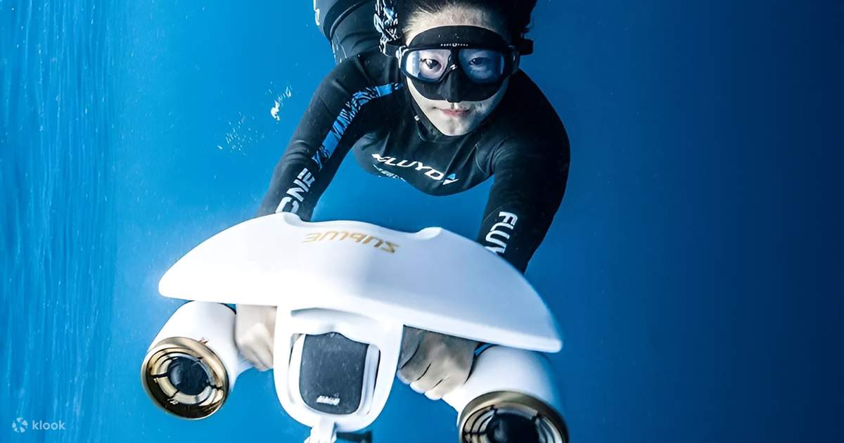 シアルガオ島：水中スクーター